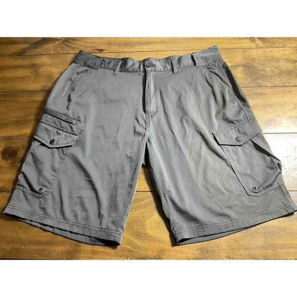 Denali Cargo Shorts Mens Size 40 Gray Flat Front Stretch Fit - Picture 1 of 9